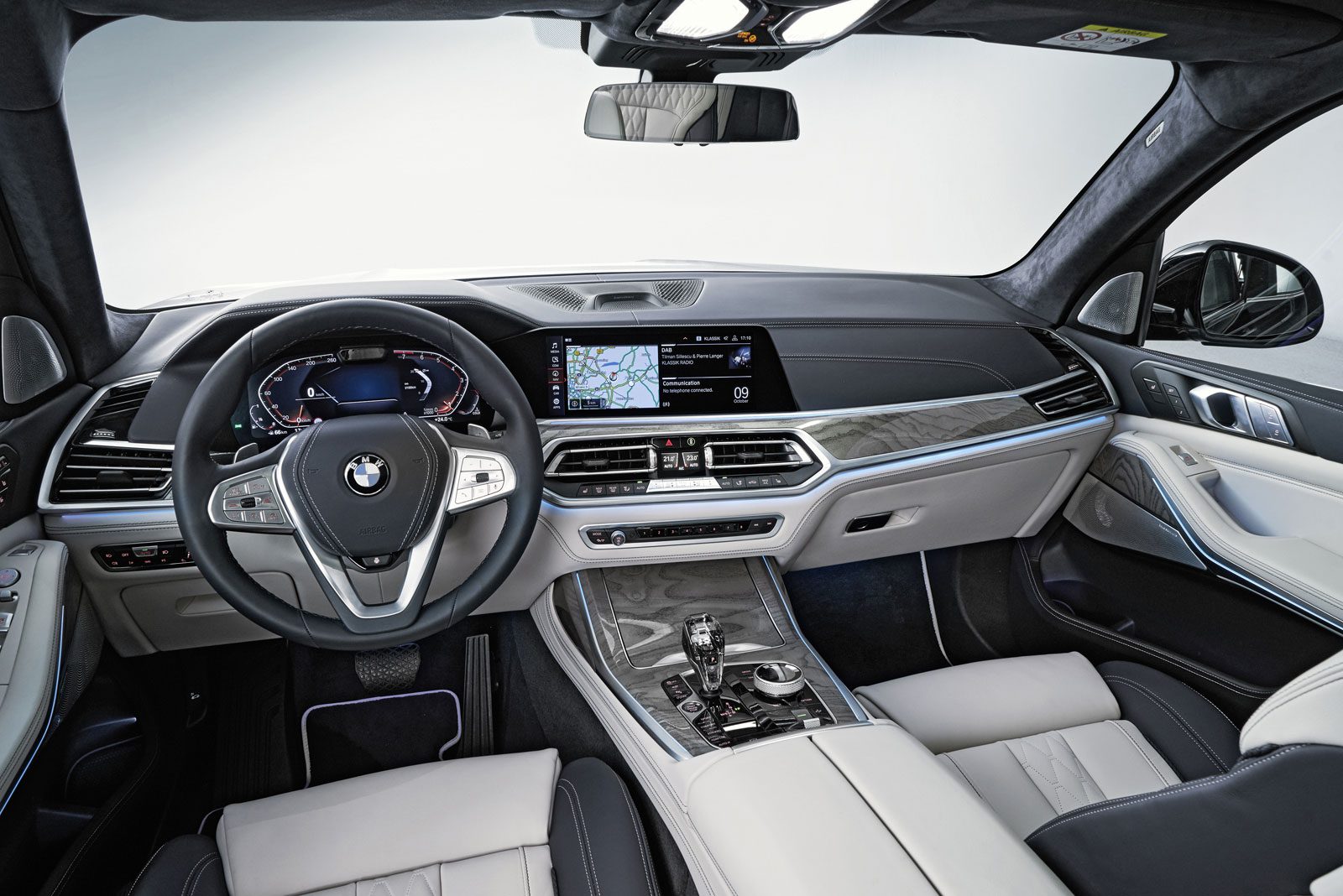 BMW-X7-Interior Dan ppf noi that