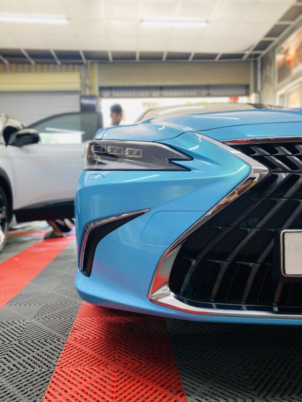 Lexus ES250 đổi màu